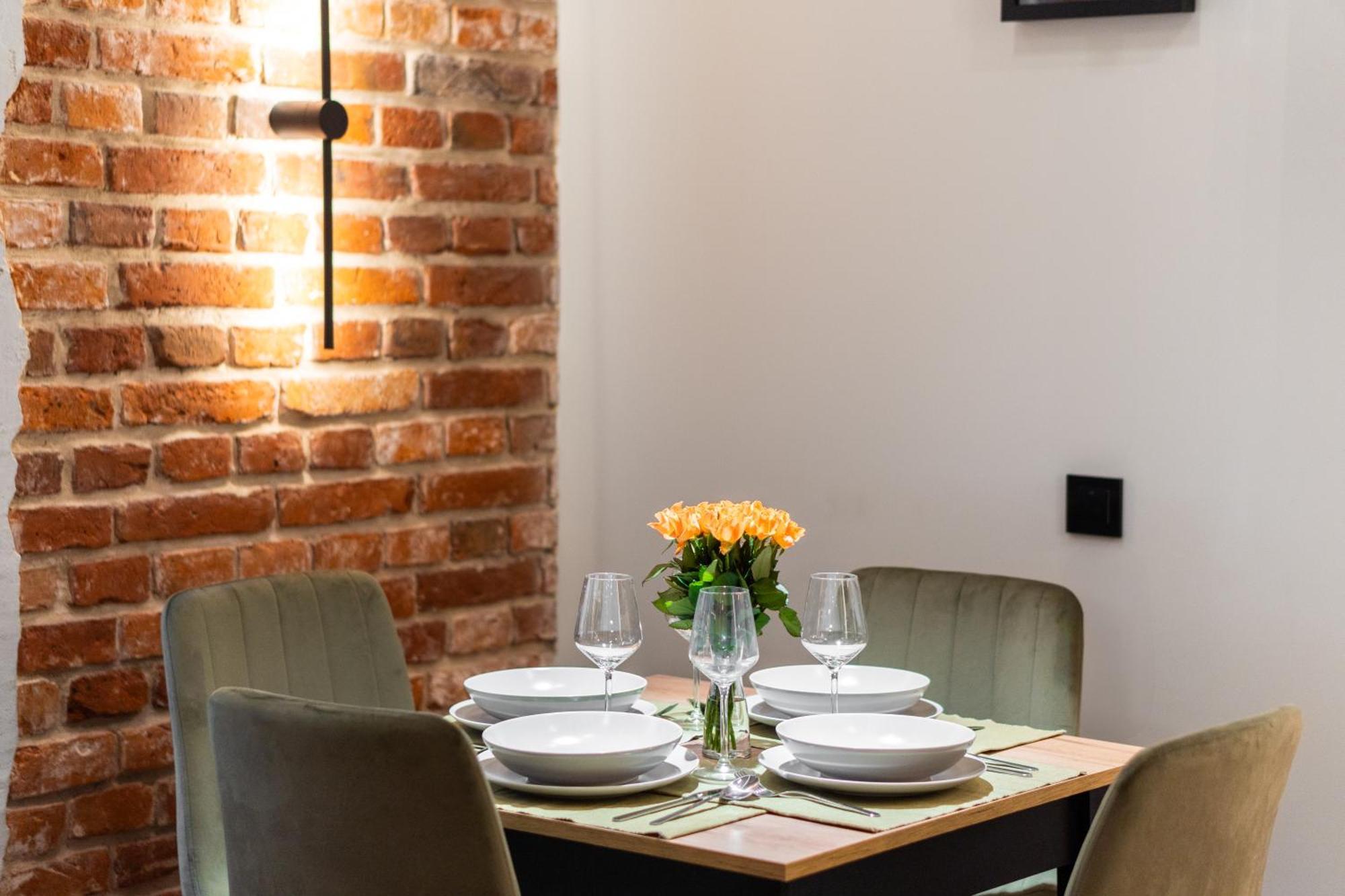 Charm & Comfort Renovated Gem In Old Town Sarego Apt B คราคูฟ ภายนอก รูปภาพ